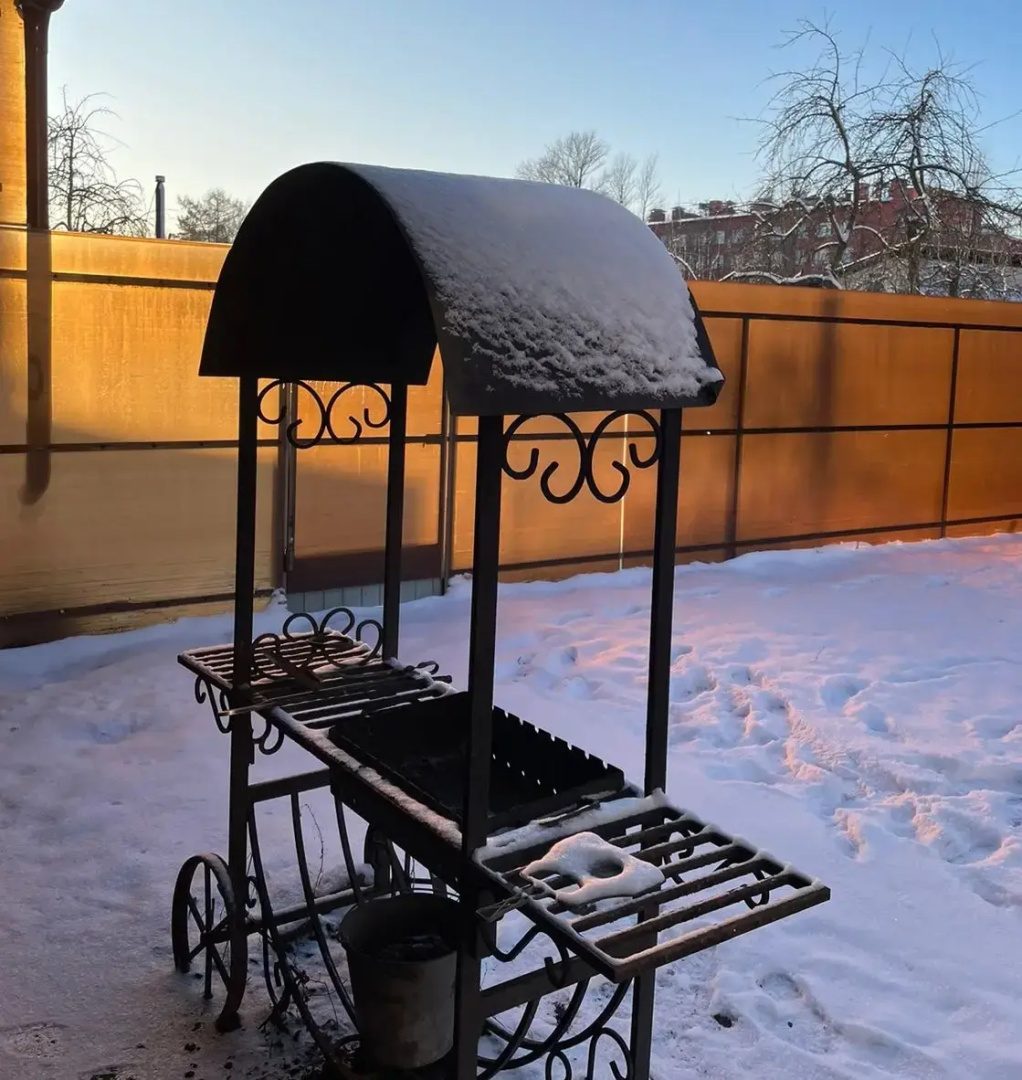 Гостевой дом Коттедж с террасой и бассейном