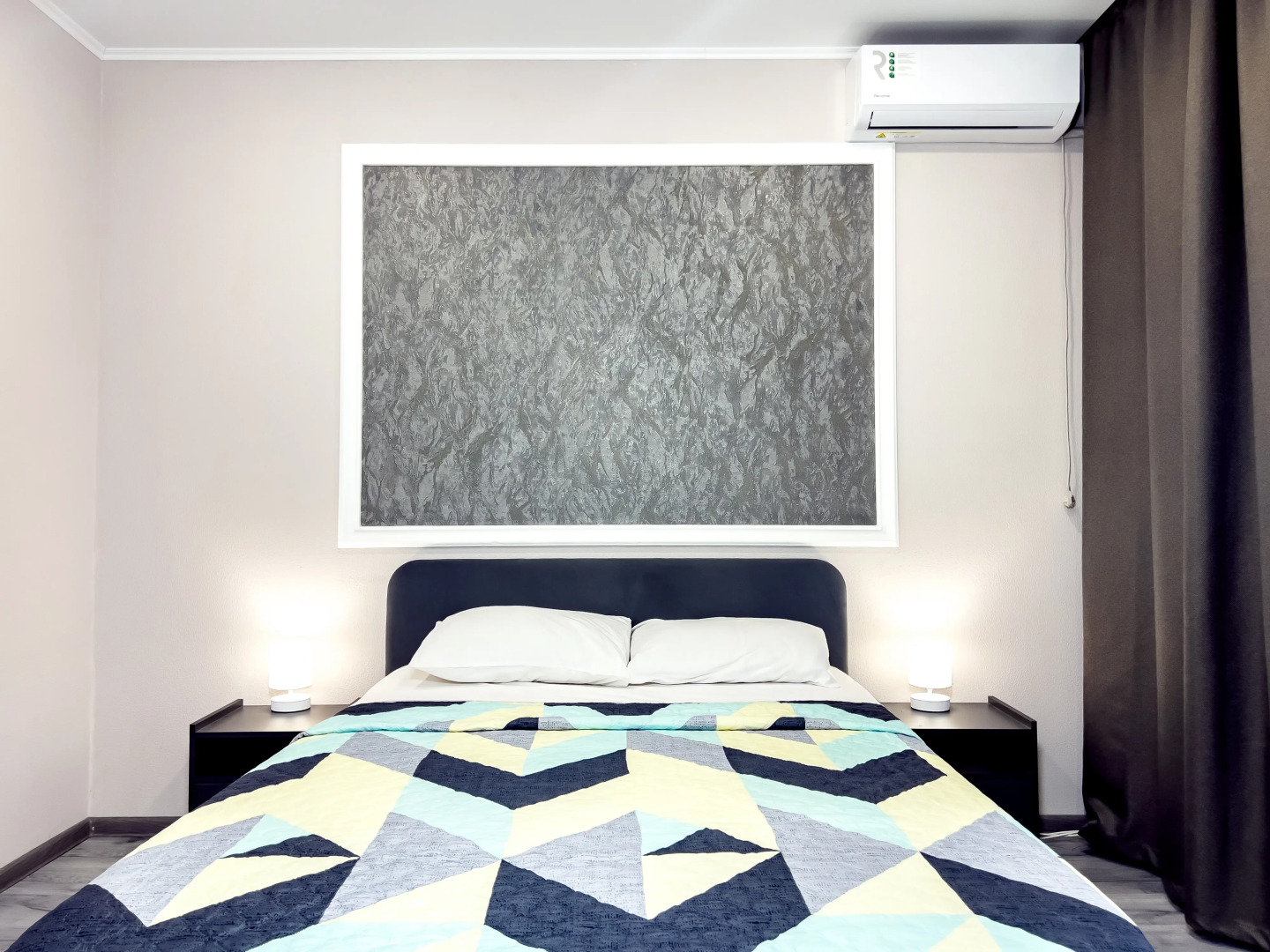 Апартаменты еЖИВИка Автомобилистов 13