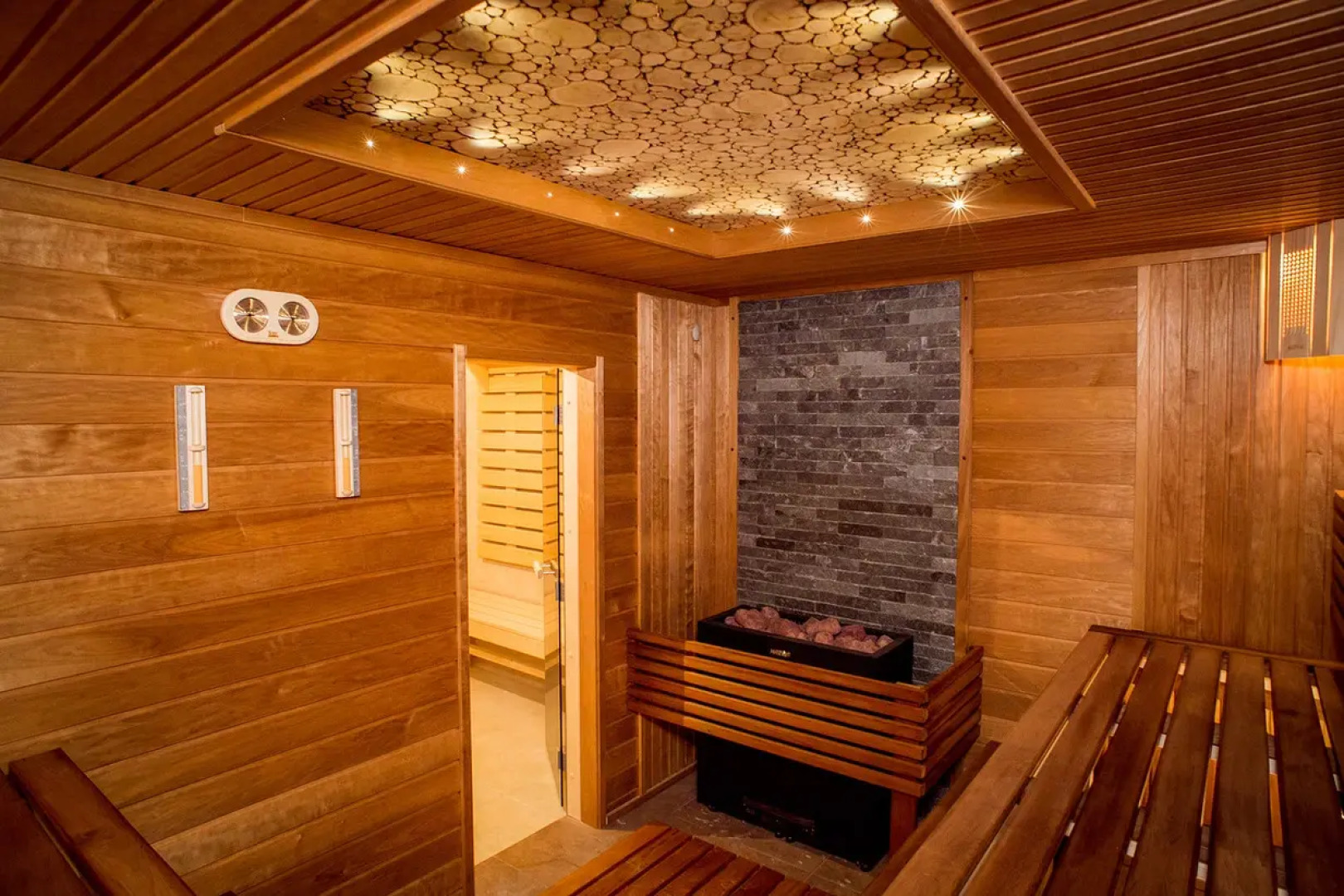 Отель Спутник