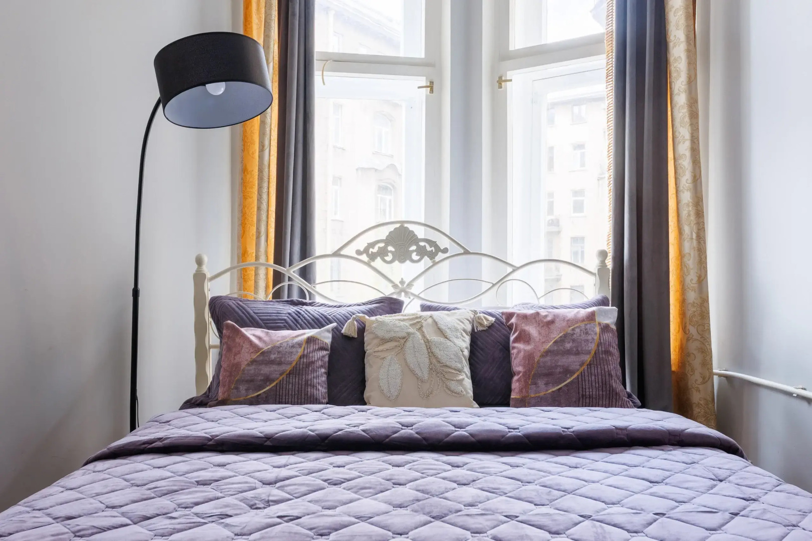 Апартаменты Лофт у Площади Восстания 2 спальни