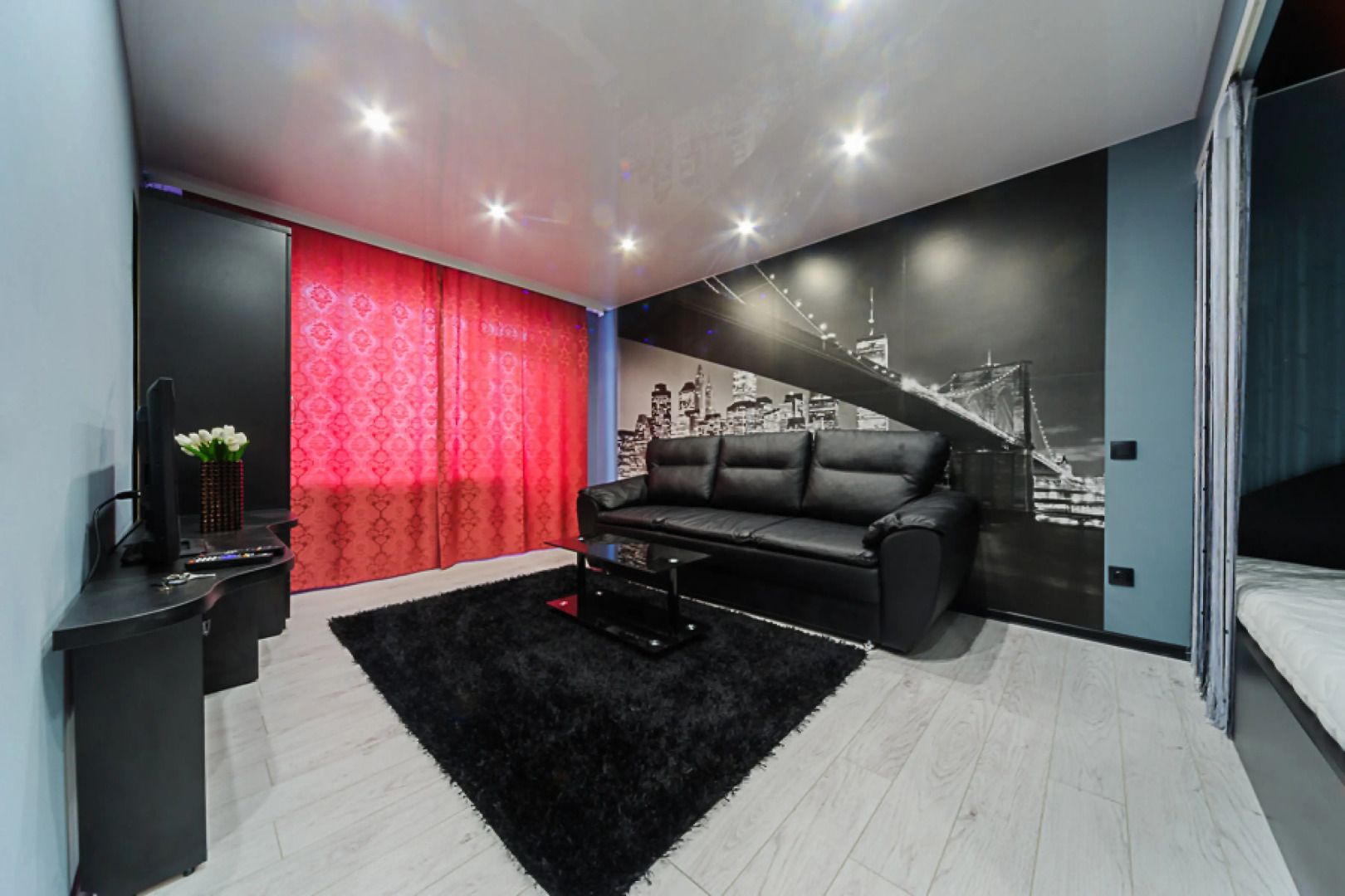 Апартаменты с балконом на Романовской Слободе 10