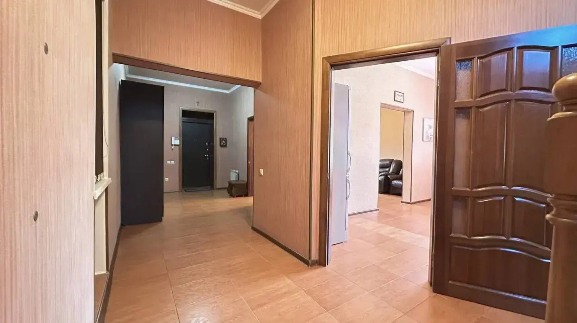 Частный дом с бассейном