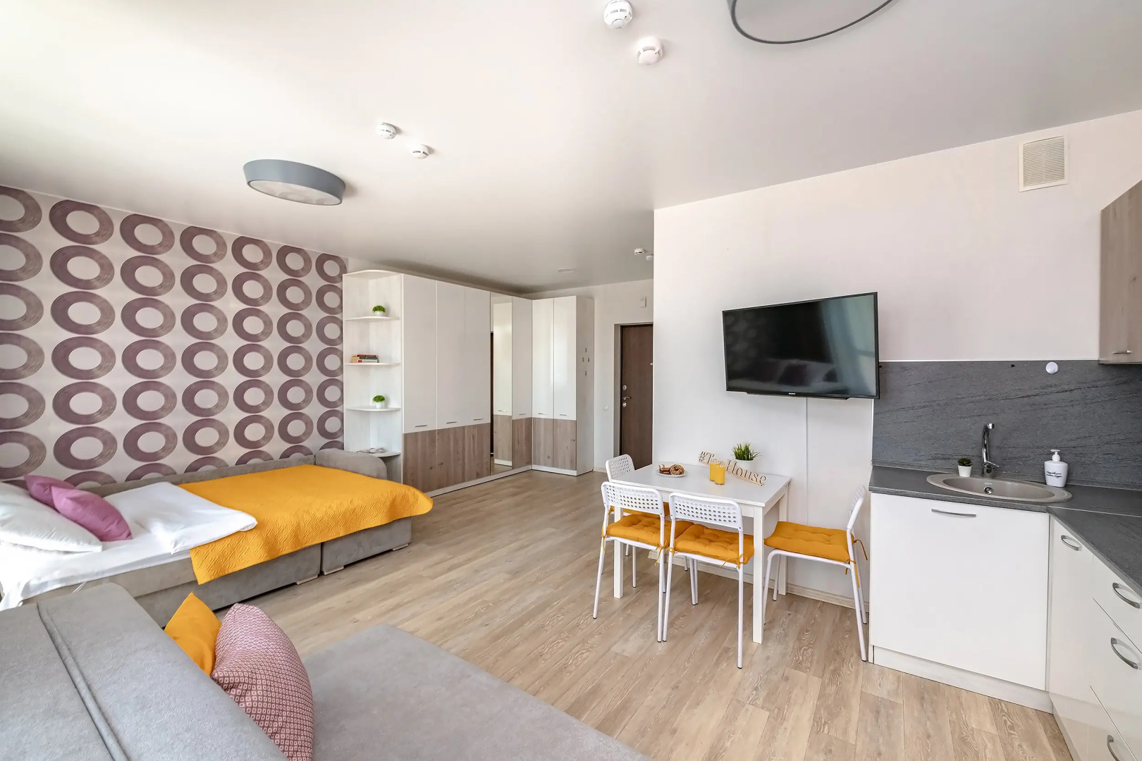 Апартаменты TopHouse на Можжевеловой 18, 133