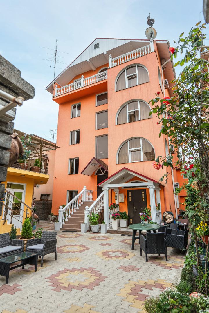 Меблированные комнаты Надежда rooms