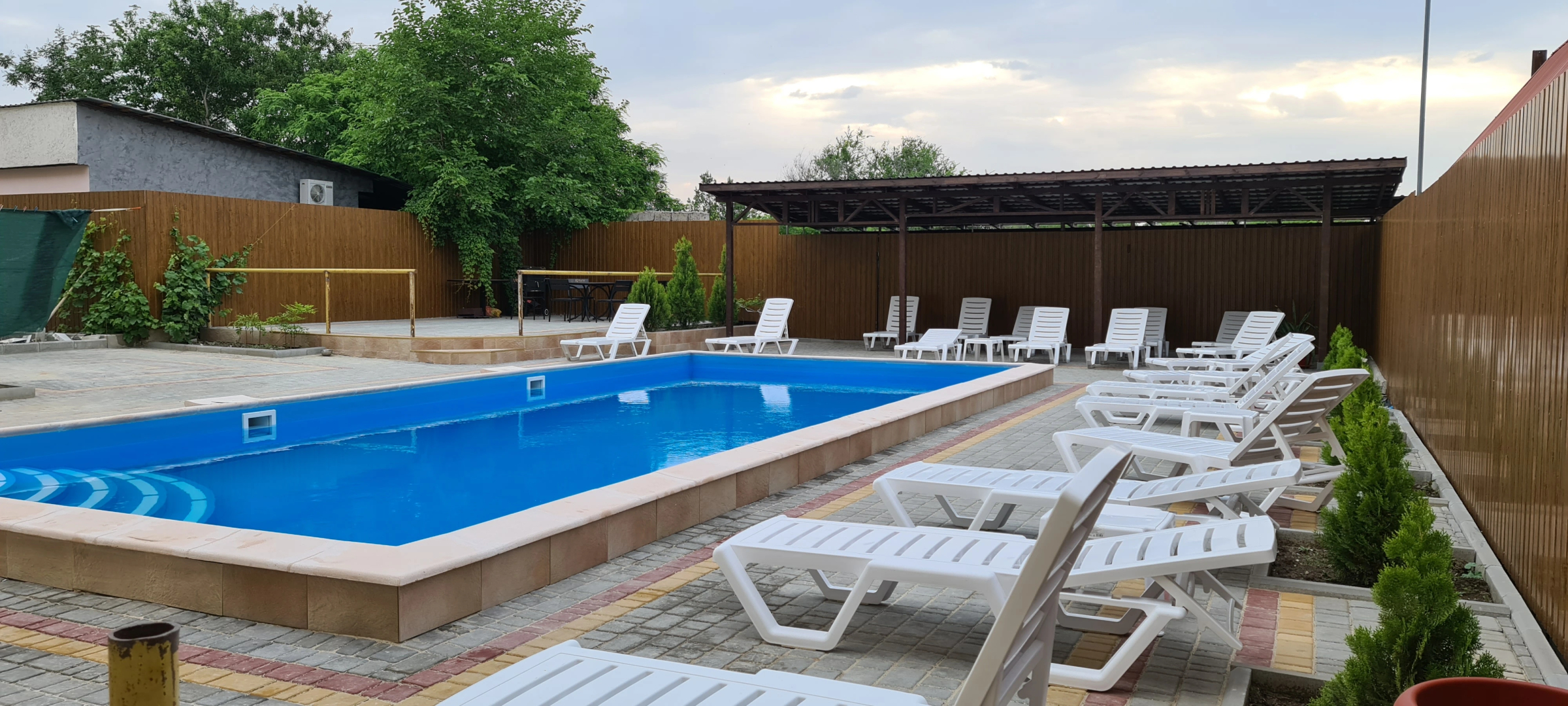 Отель Три Сосны