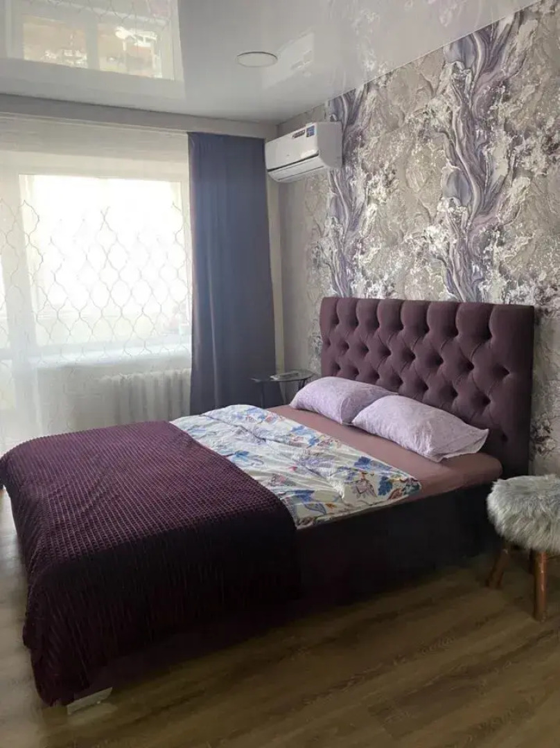 Квартира четырехкомнатная на Цюрупы, 84