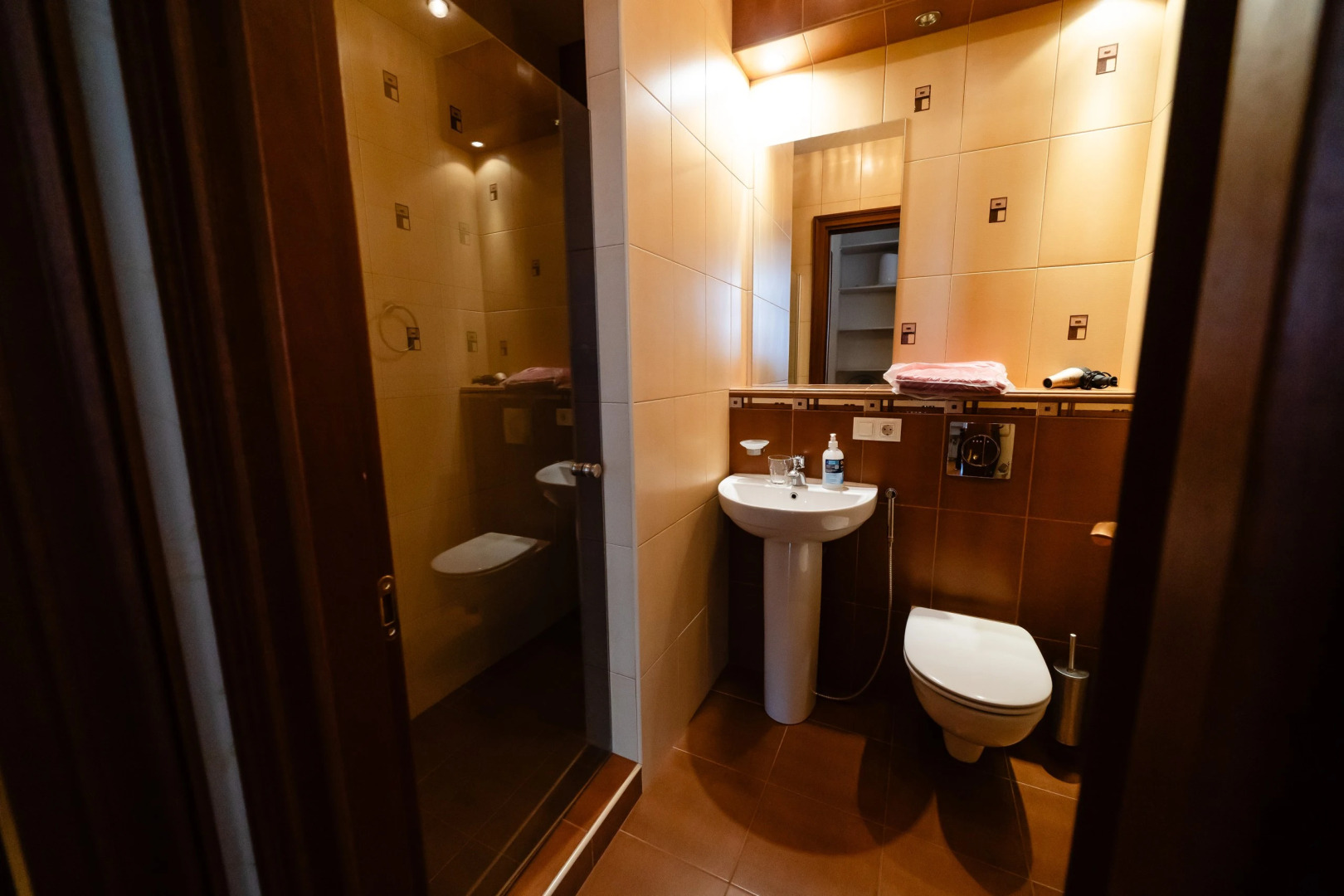 Современная квартира Невский 13 с балконом и парковкой