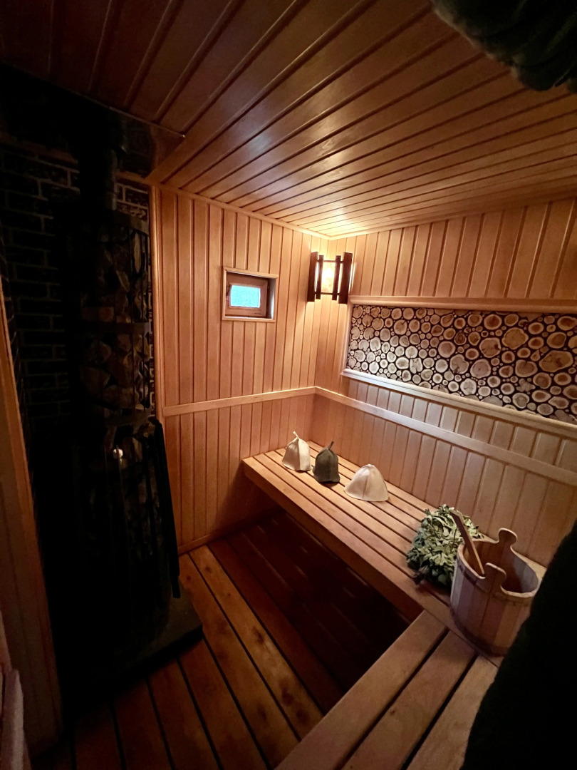 Частный дом Загородный комплекс на берегу реки с баней 1