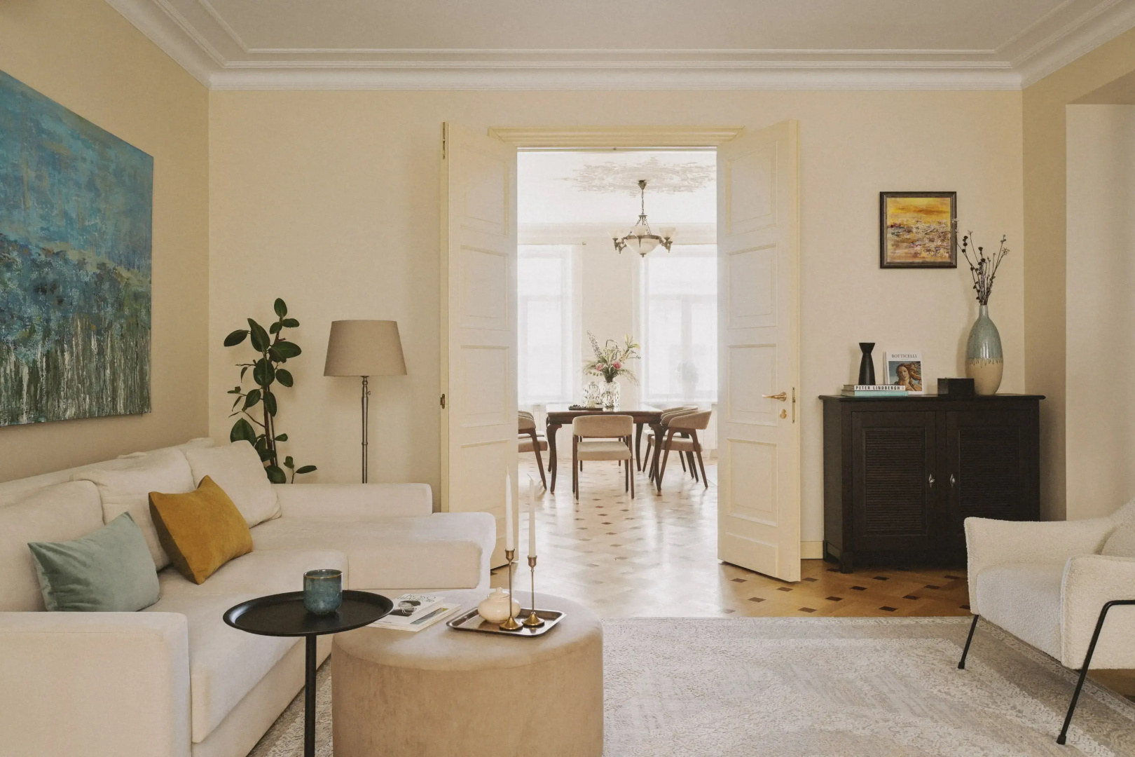 Апартаменты Minin Apartments у Эрмитажа 130 кв.м.