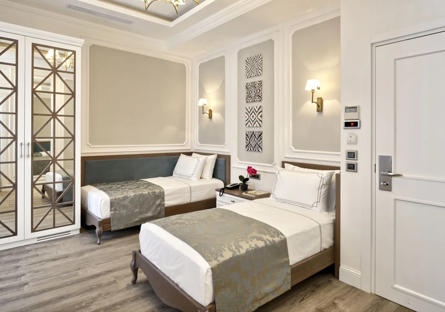 Mirrors Hotel Istanbul Pera