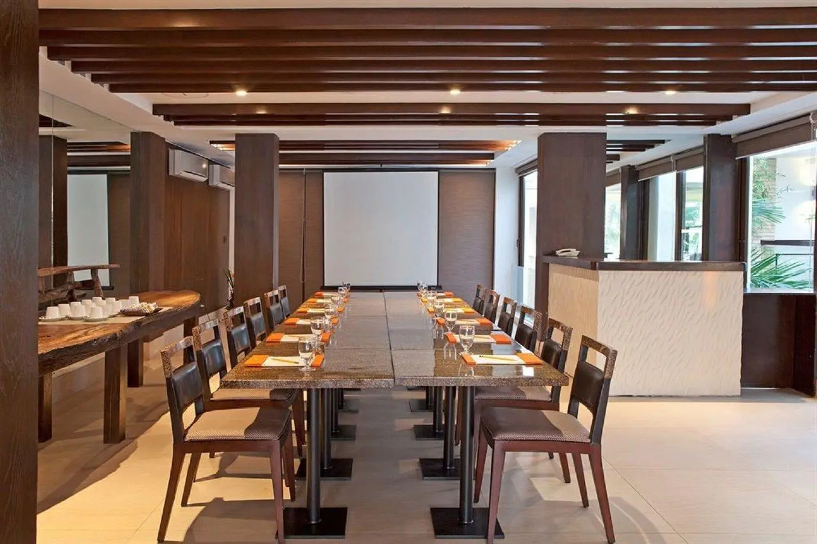 Курортный отель The District Boracay