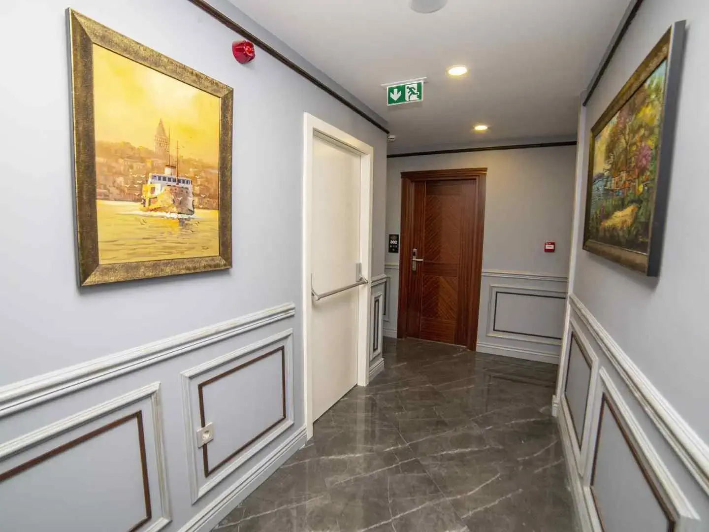 Отель HHK Hotel Downtown