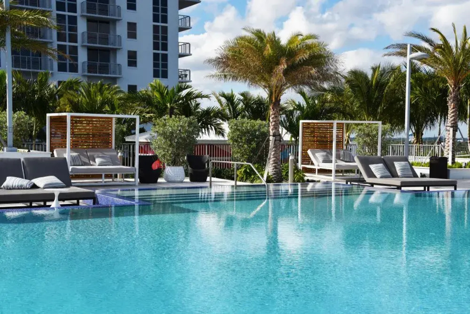 Апарт-Отель Hollywood Beach Luxury Residences