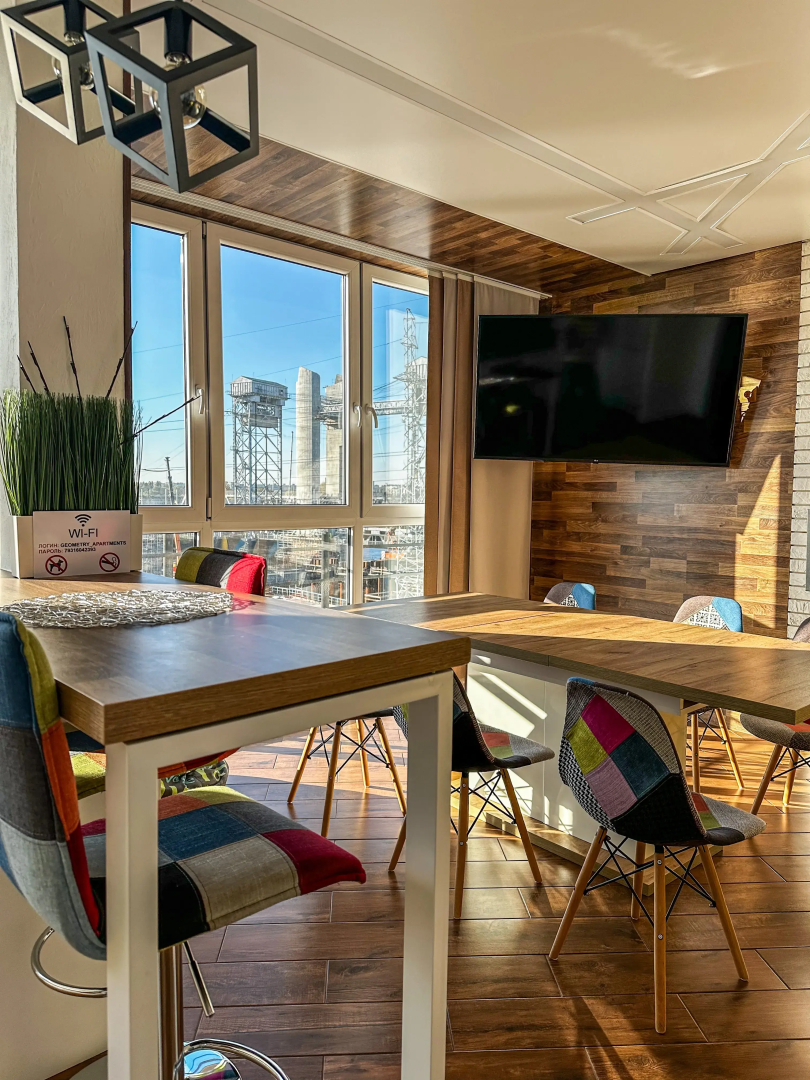 Апартаменты GEOMETRY - Просторная квартира с панорамным видом на реку в центре