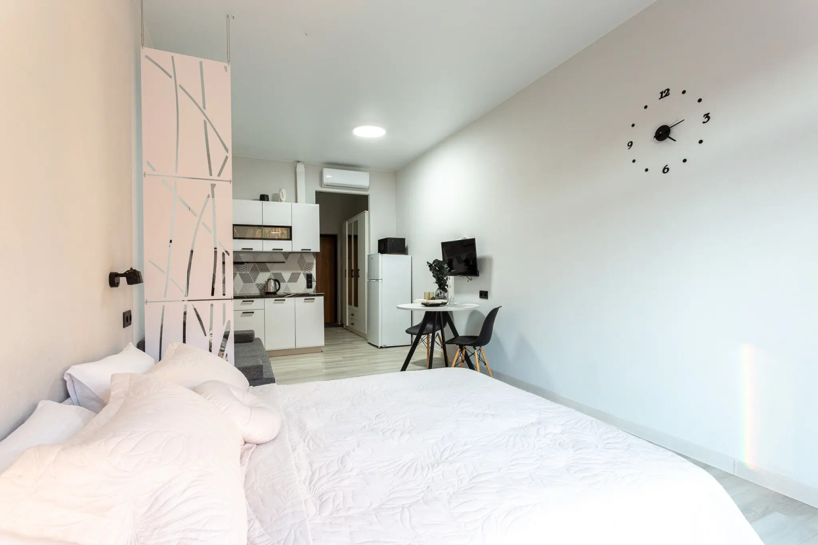 Квартира с Балконом и Видом на Лесопарк Аллея 114