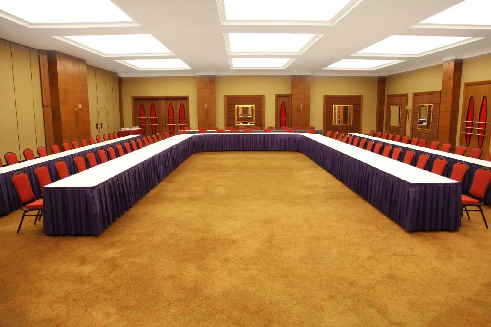 Отель Sheraton Kampala