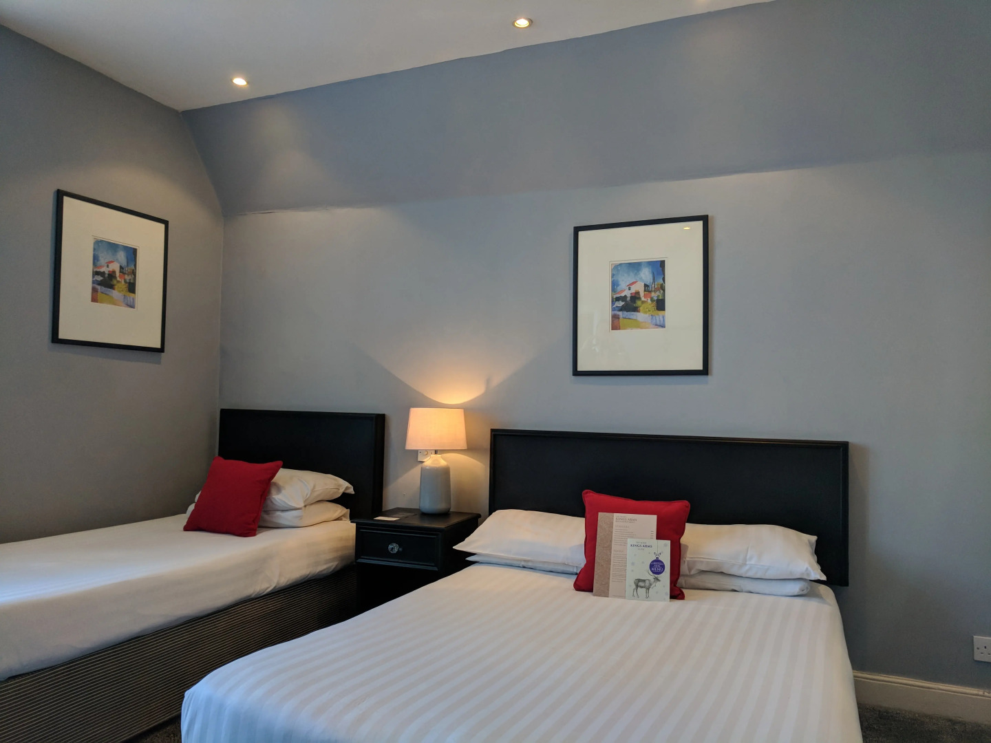 Отель Royal Kings Arms