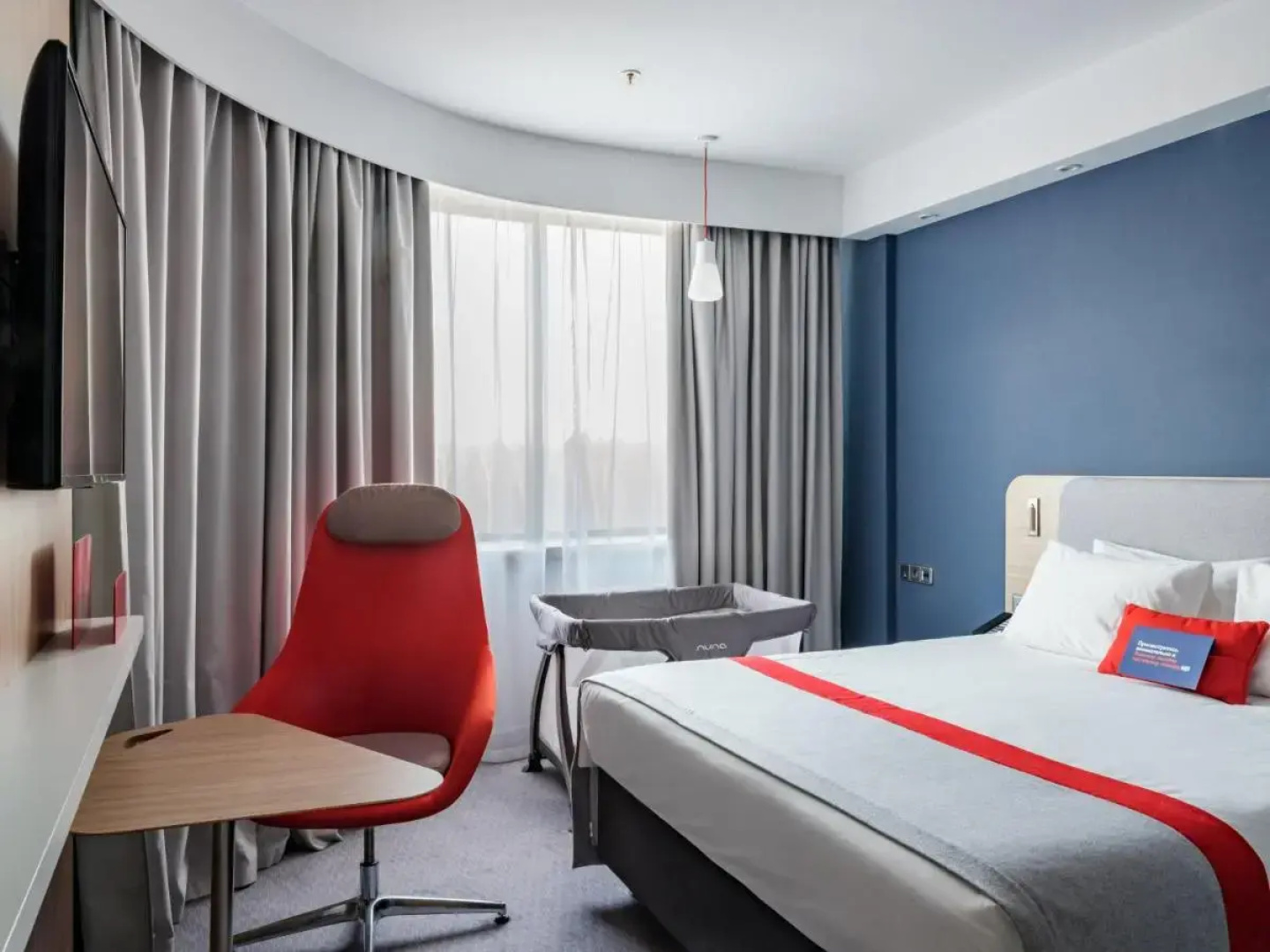 Отель Holiday Express Moscow Sheremetyevo Airport