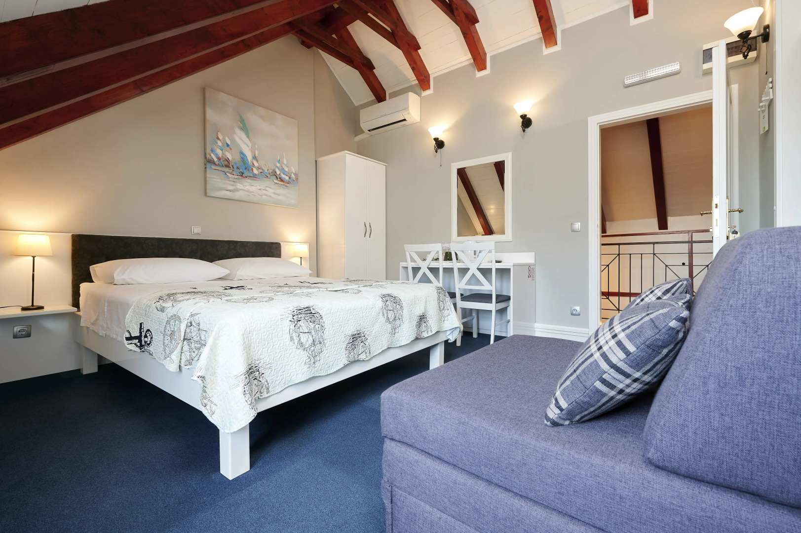 Palace Central Square