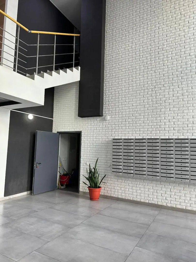 Трехкомнатная Просторная Квартира на 6 гостей у ТЦ Планета и Аквапарка