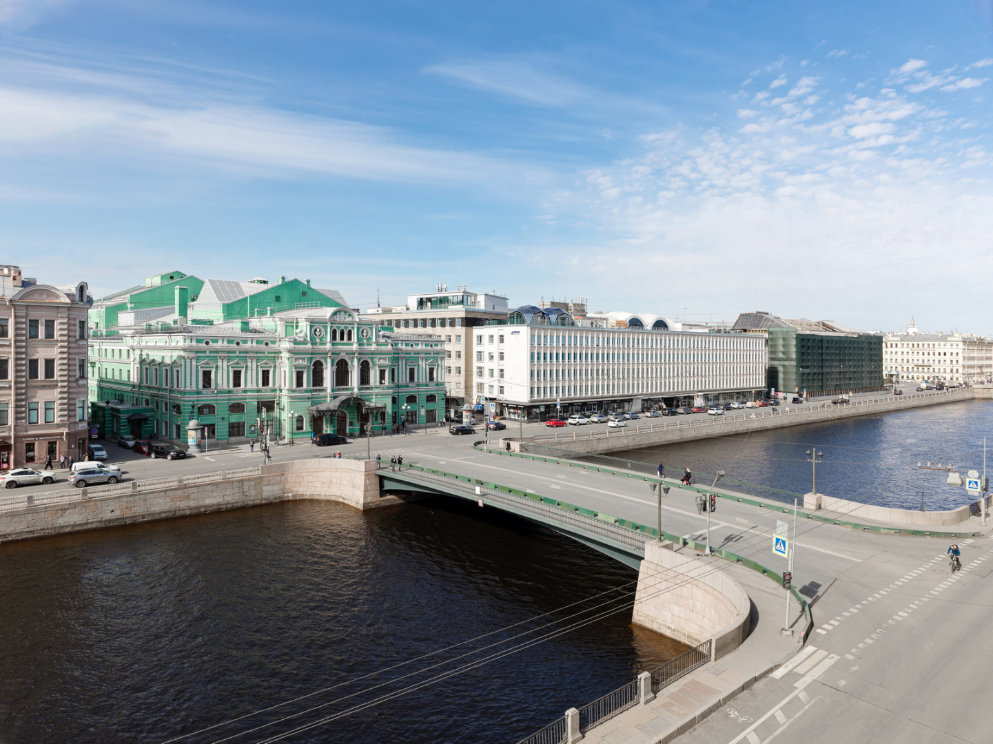 Апартаменты Gallery 130 кв.м с Террасой, Видом на Набережную Фонтанки и БДТ