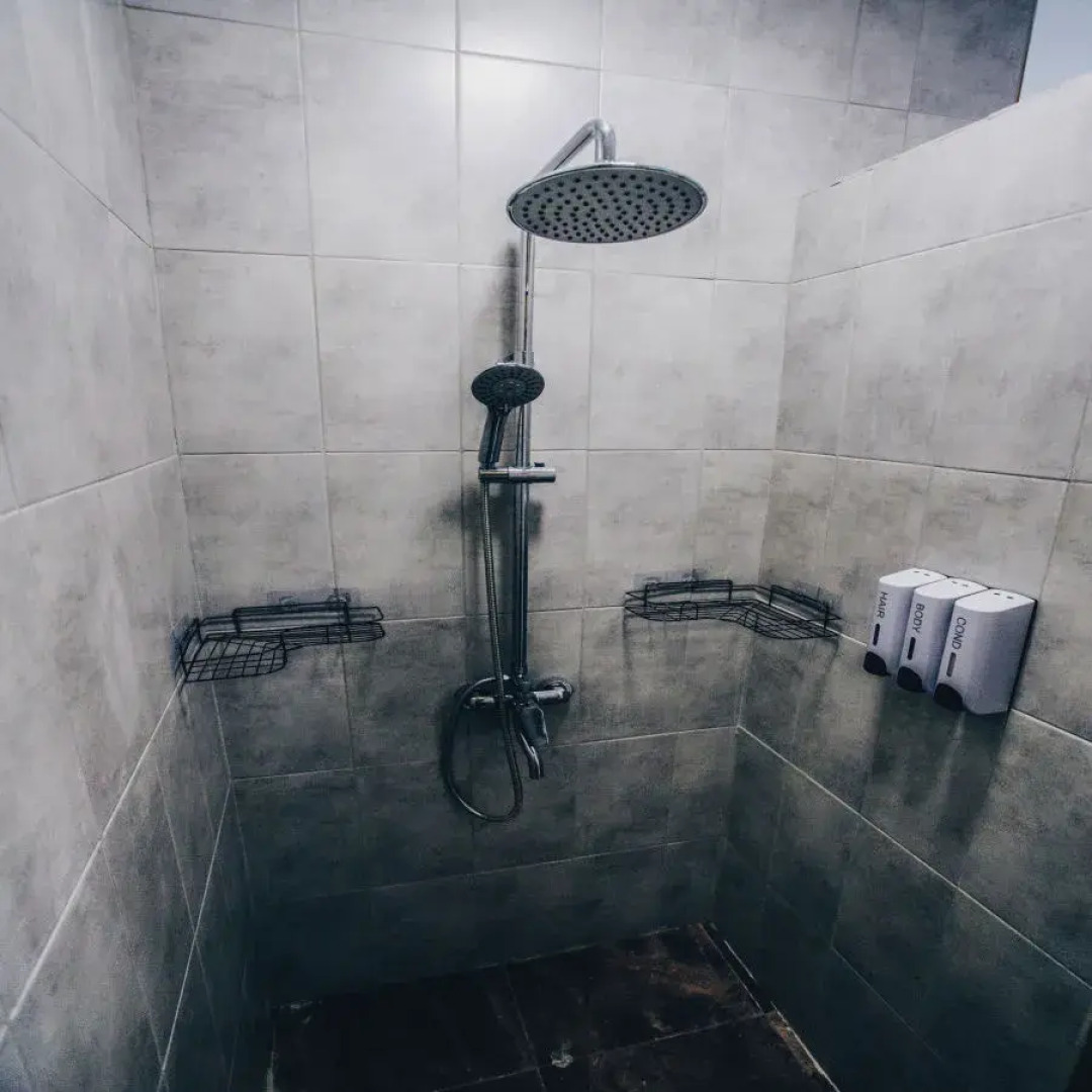 Частный дом за городом Монотель синий дом