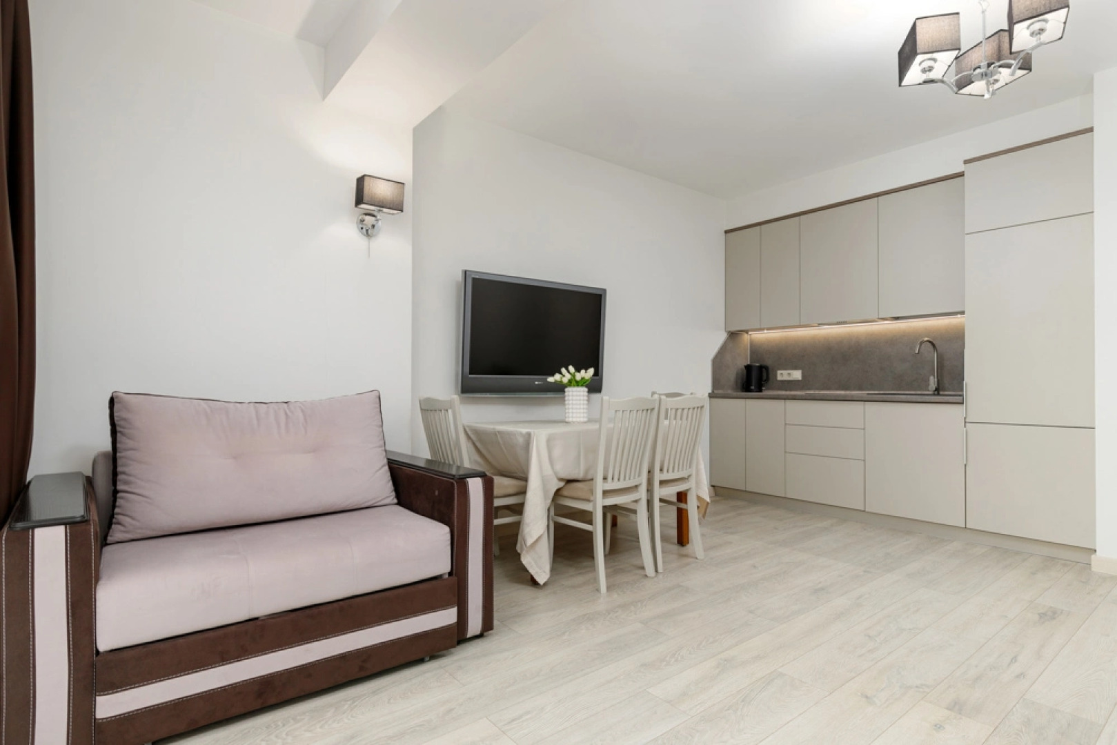 Апартаменты GeoApart Цветочная 30 4