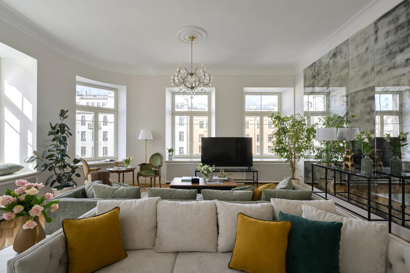 Апартаменты Minin Apartments с видом на Невский 150 кв.м.