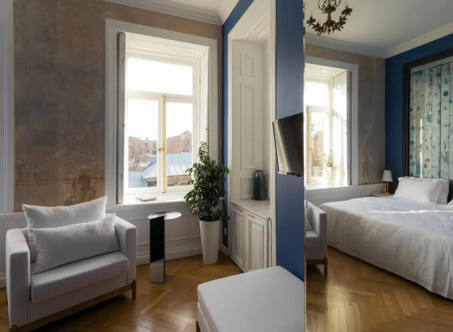 Unfound Door - Design Hotel