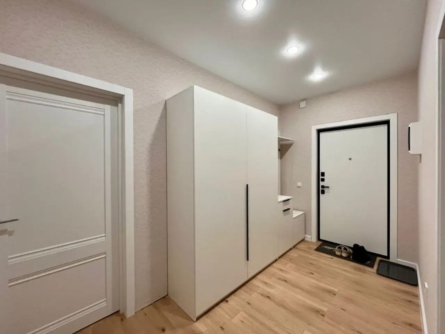 Квартира Просторная 2Комнатная Рядом с Аэропортом на Гусарской