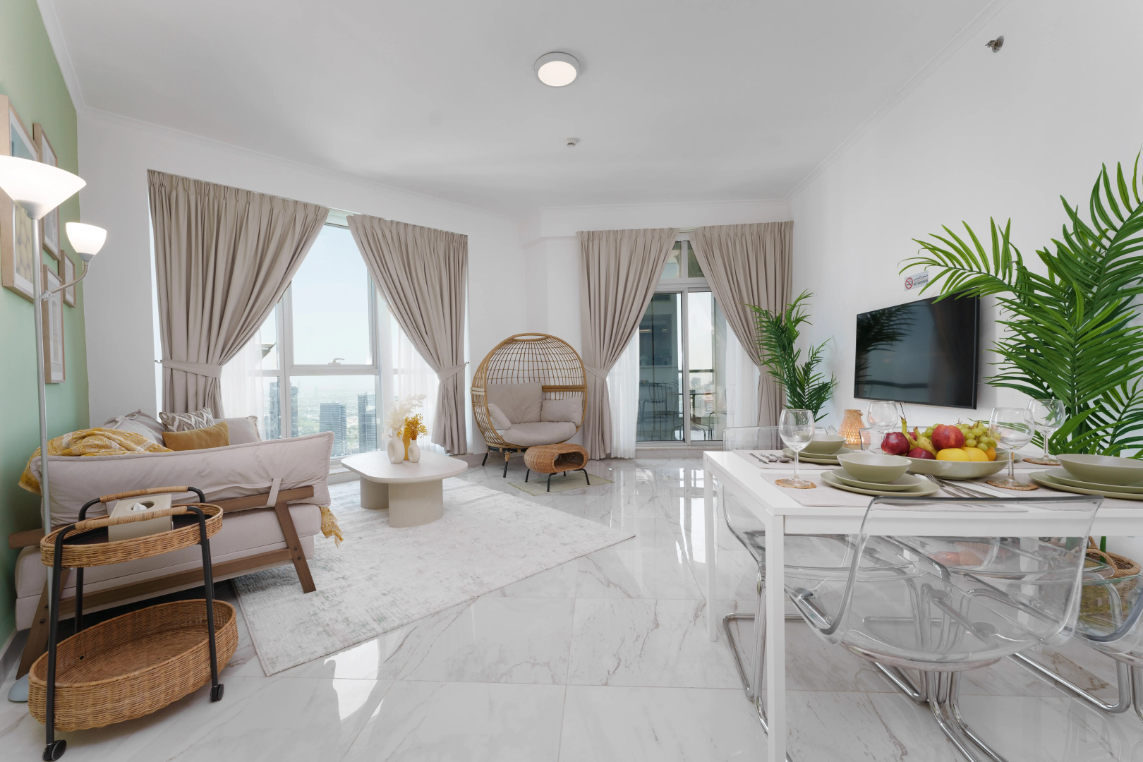 Апартаменты Unique & Stylish High Floor close to Marine Club