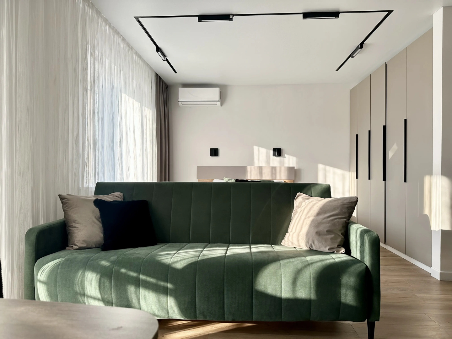 Квартира Happy Mercury просторная студия рядом с метро недалеко от центра