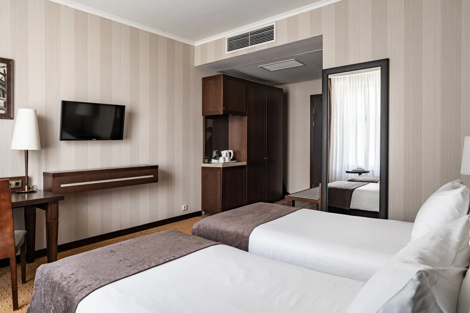 Отель Петро Палас 