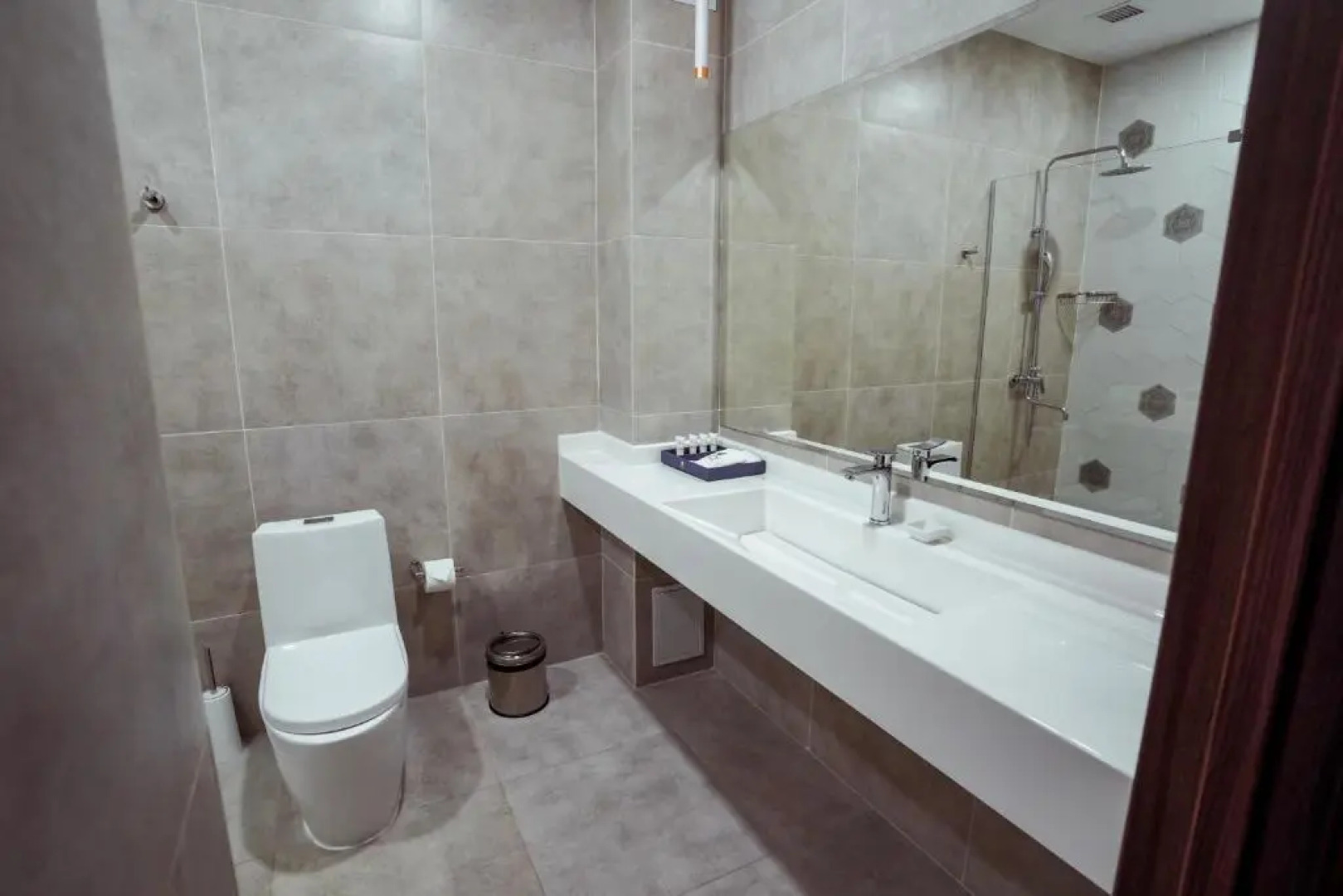 Отель Tauke Khan Plaza