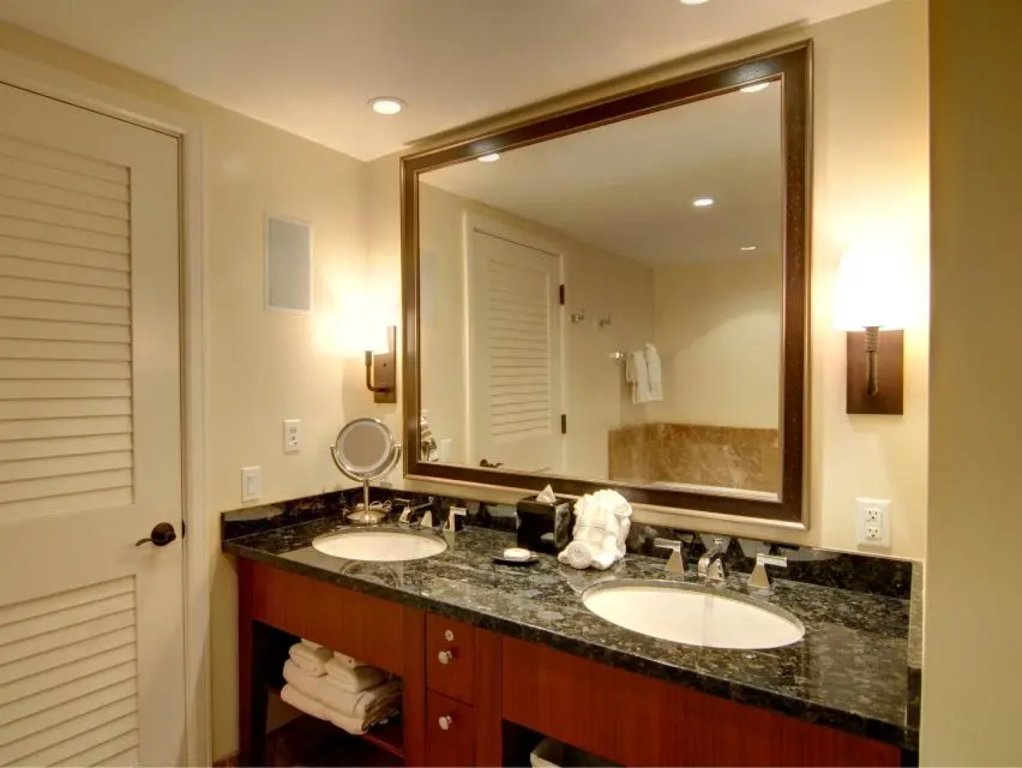 Апарт-Отель Views of Beach Pacific Ocean Lanai & Molokai