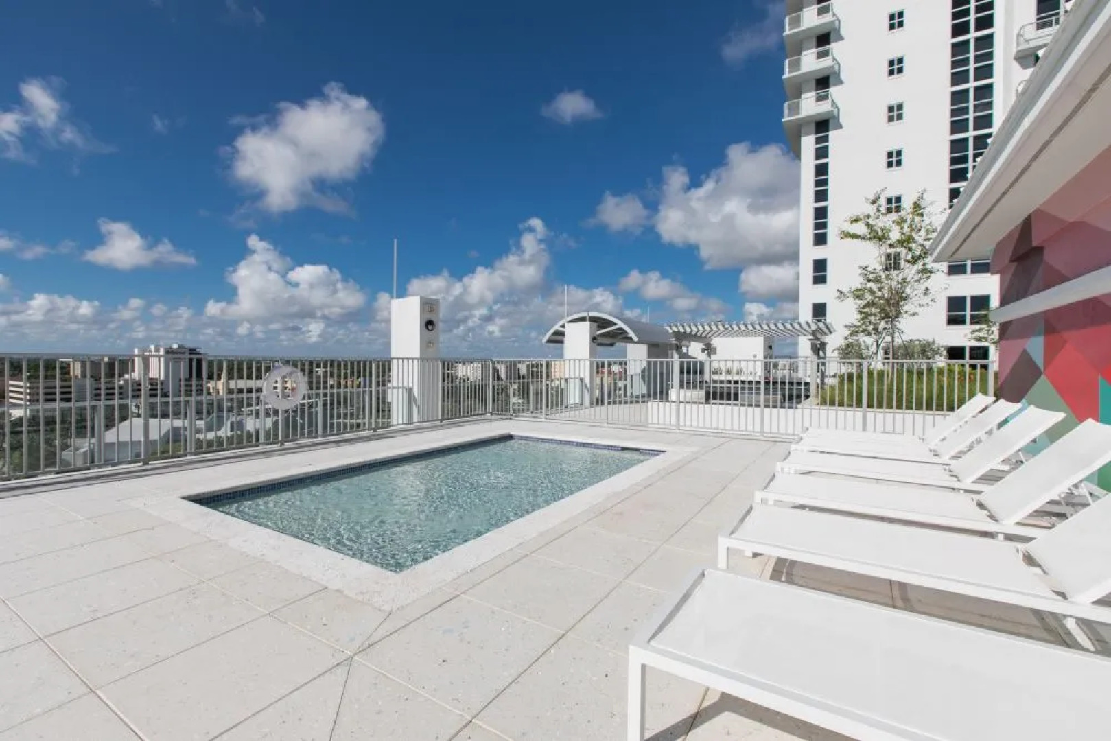 Апарт-Отель Hollywood Beach Luxury Residences