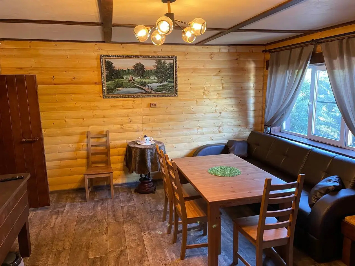 Частный дом с баней на дровах на берегу реки Миус