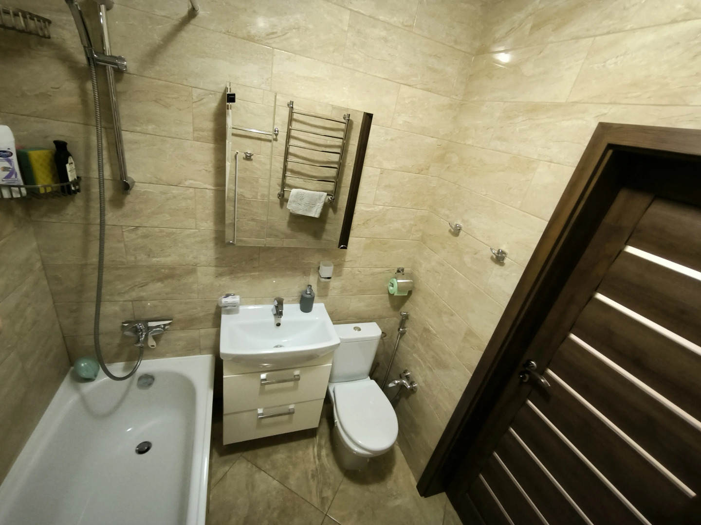 Апартаменты на 8-м этаже в центре, 70 кв. м.