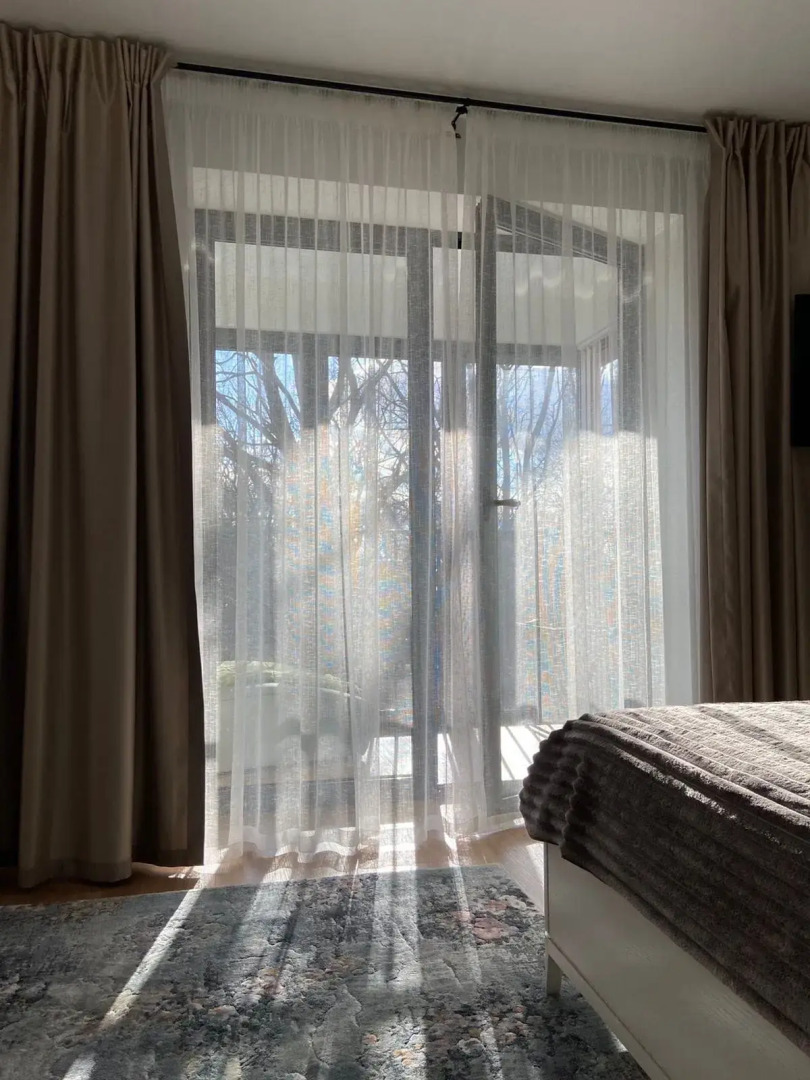 Апартаменты у берега моря с видом на парк