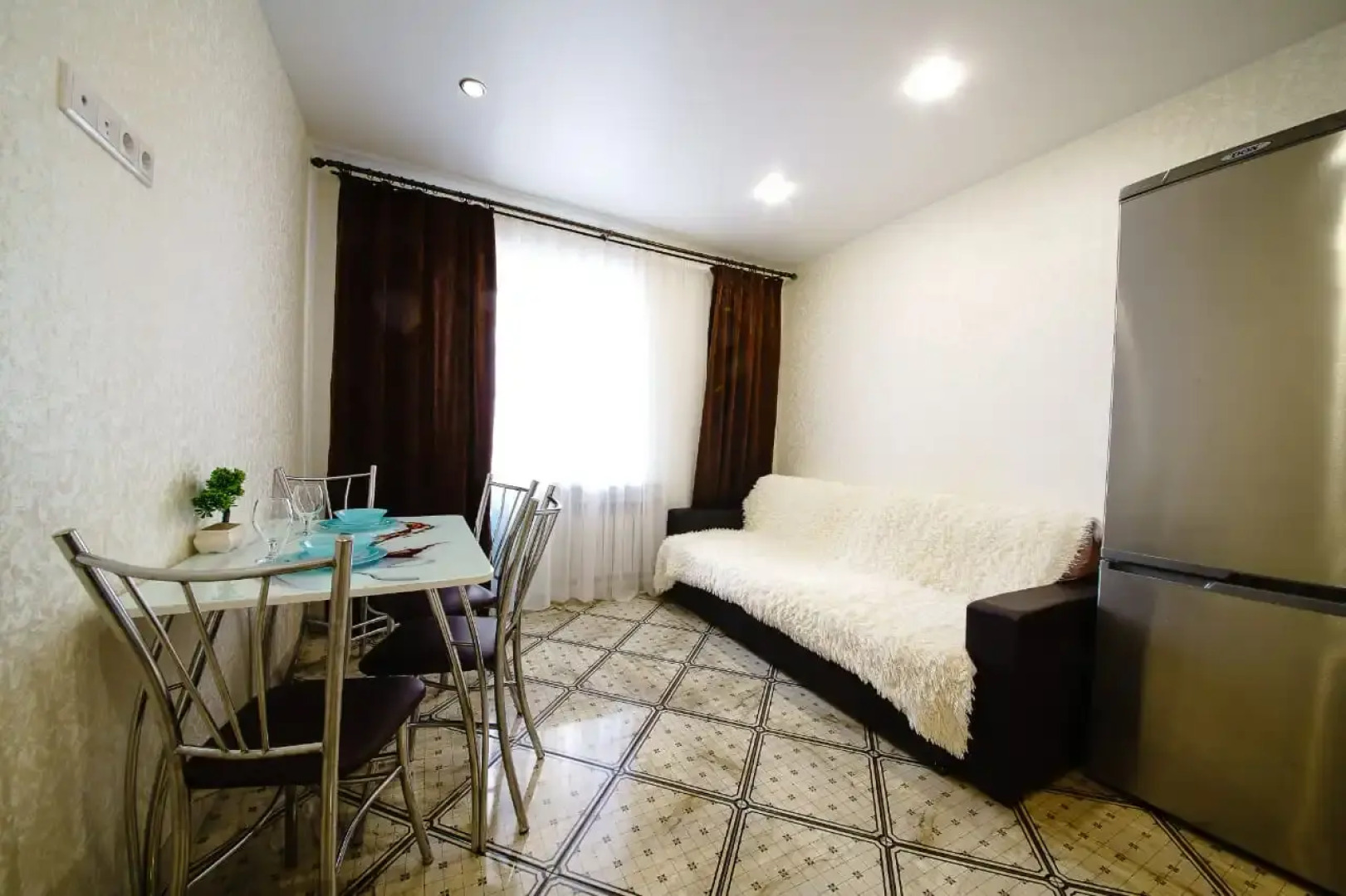 Апартаменты на Симбирцева 40а