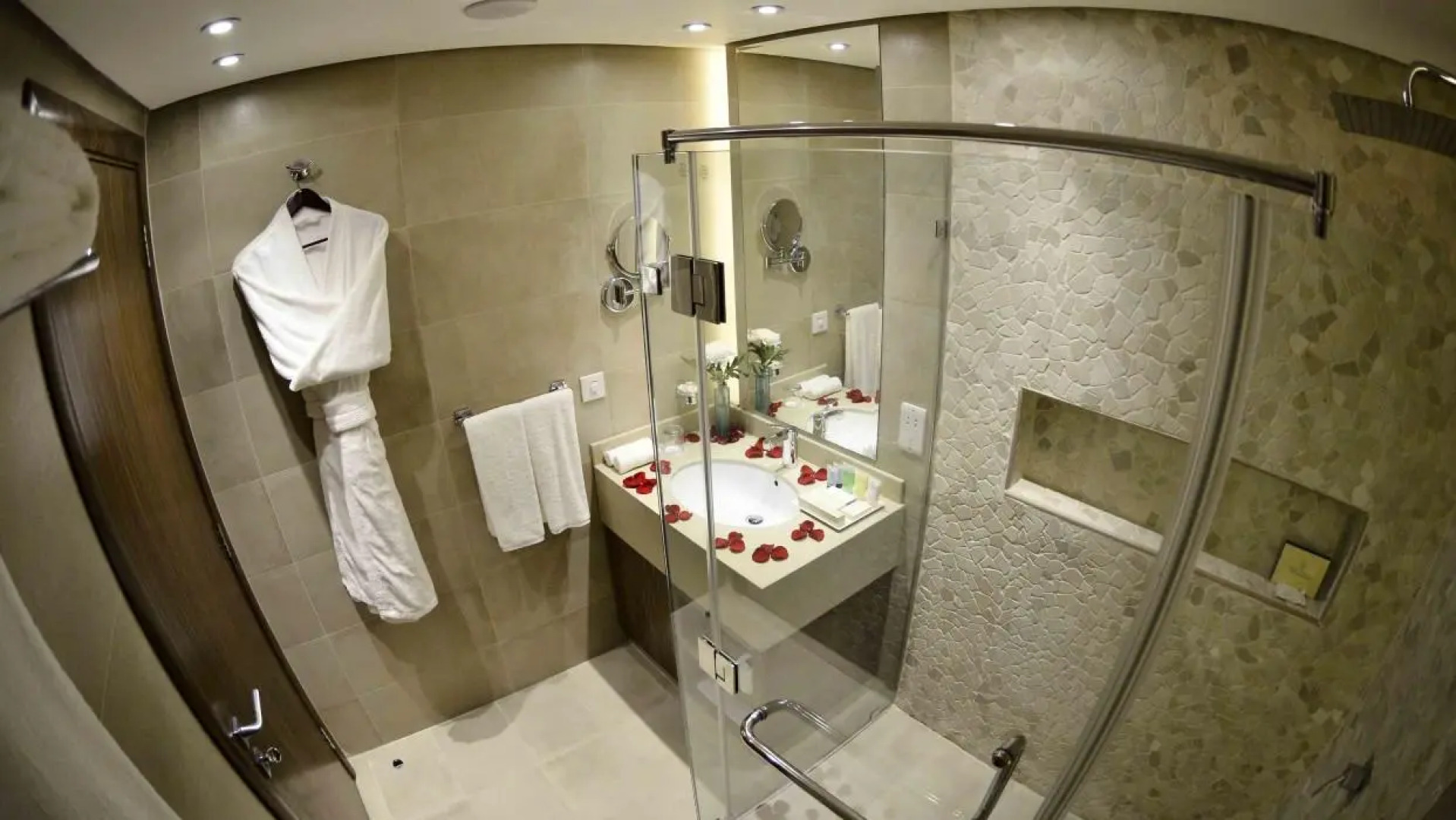 The Palms Beach Hotel And Spa