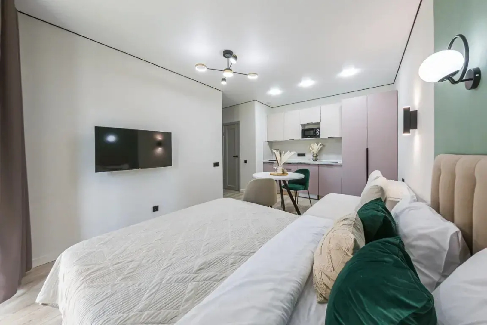 Апартаменты Stepanenkov на 8 марта 204Д (272/1)