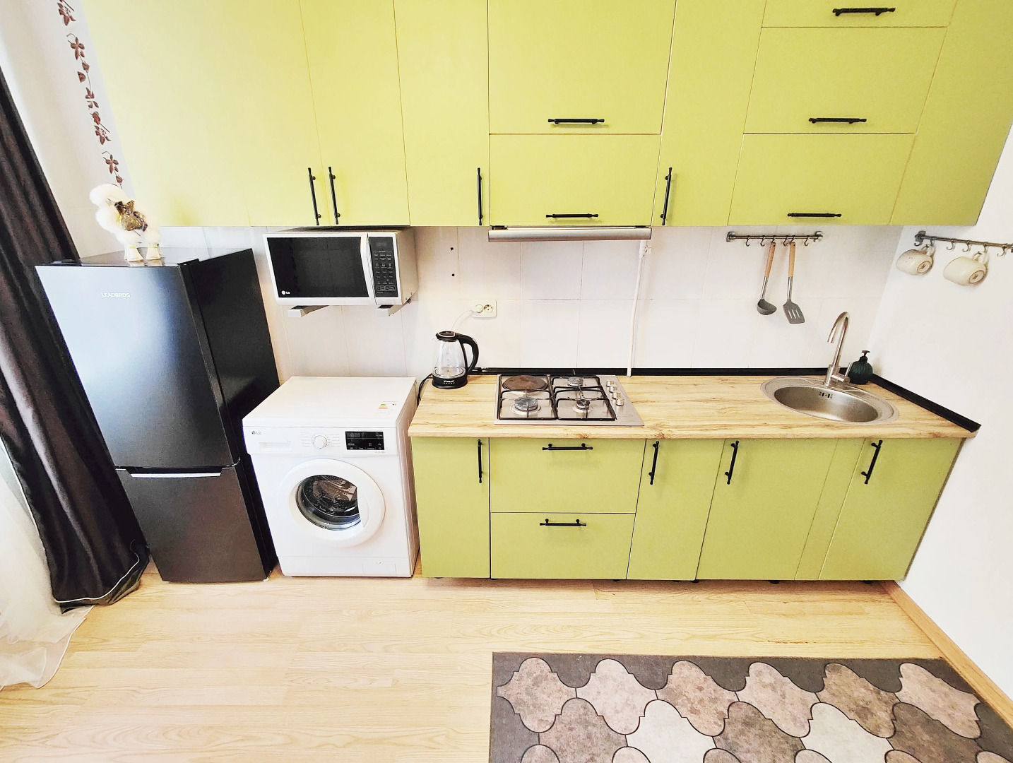 Апартаменты M.O.O.N. APARTMENTS Seifullina 500