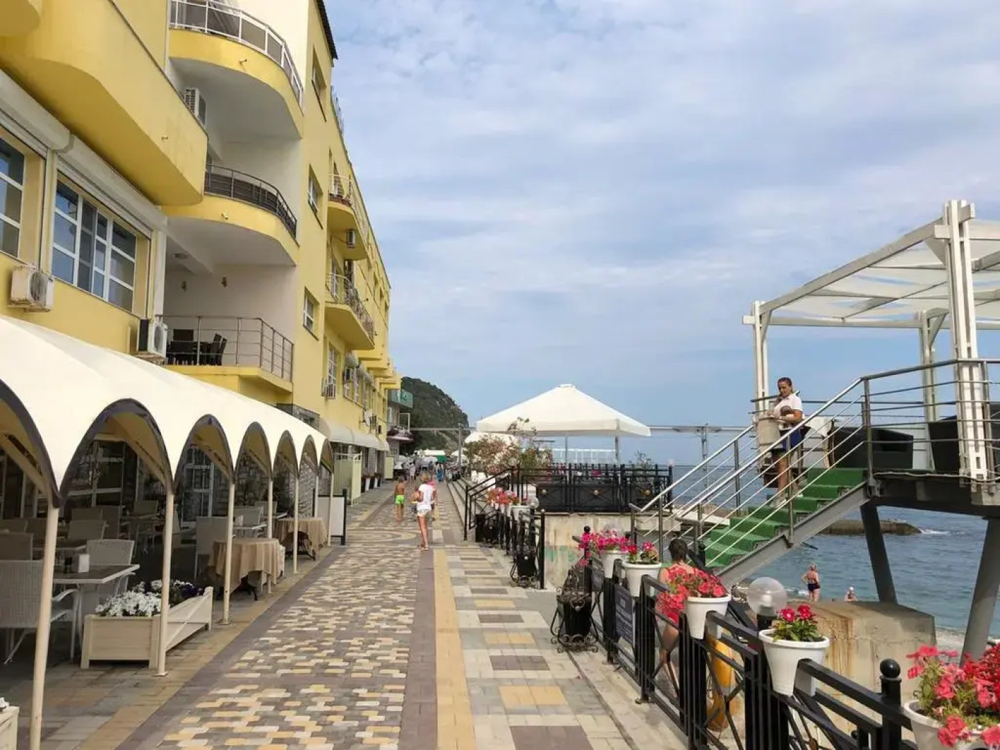 Royal Nikita Apartments