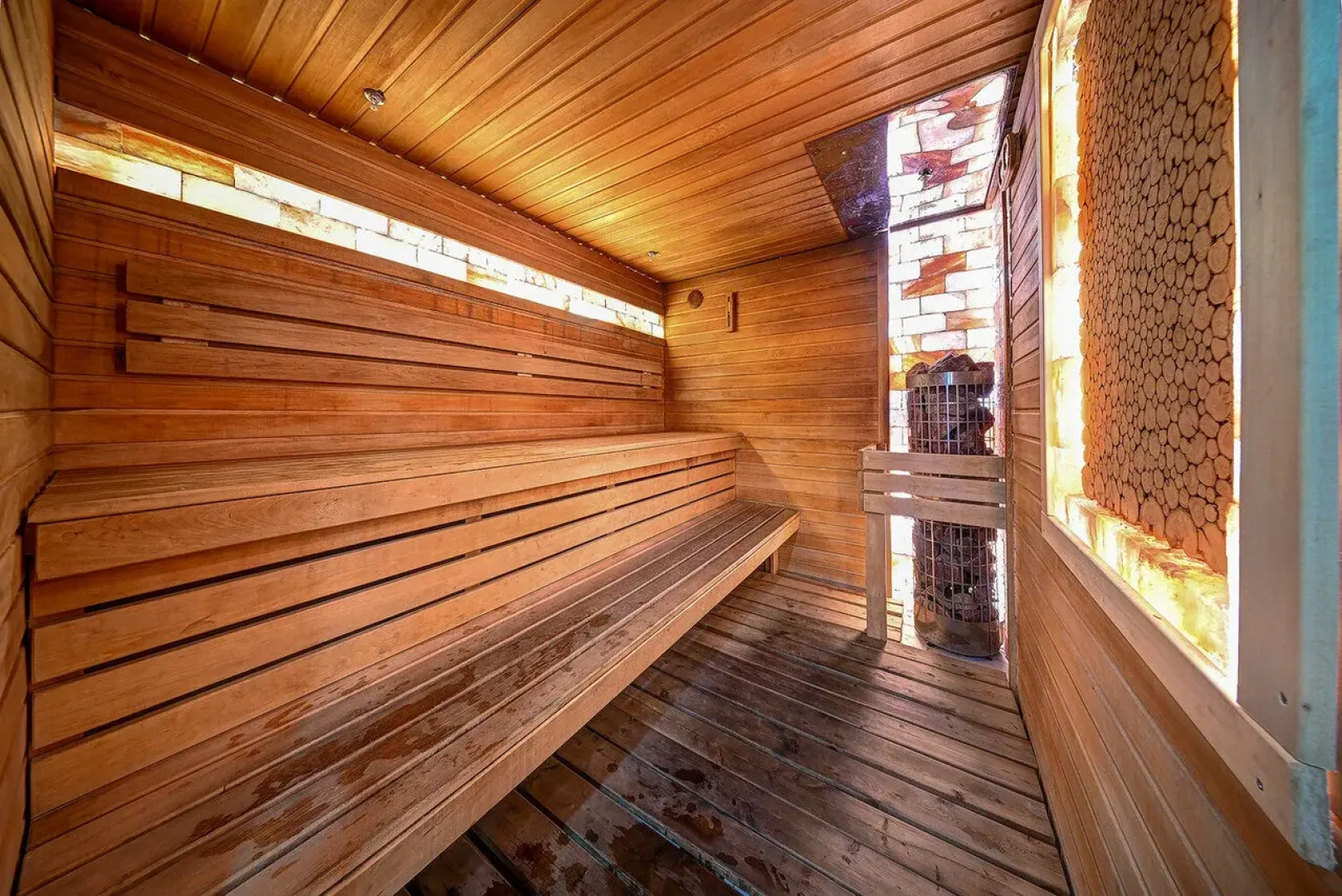 Апартаменты семейные у моря с бассейном