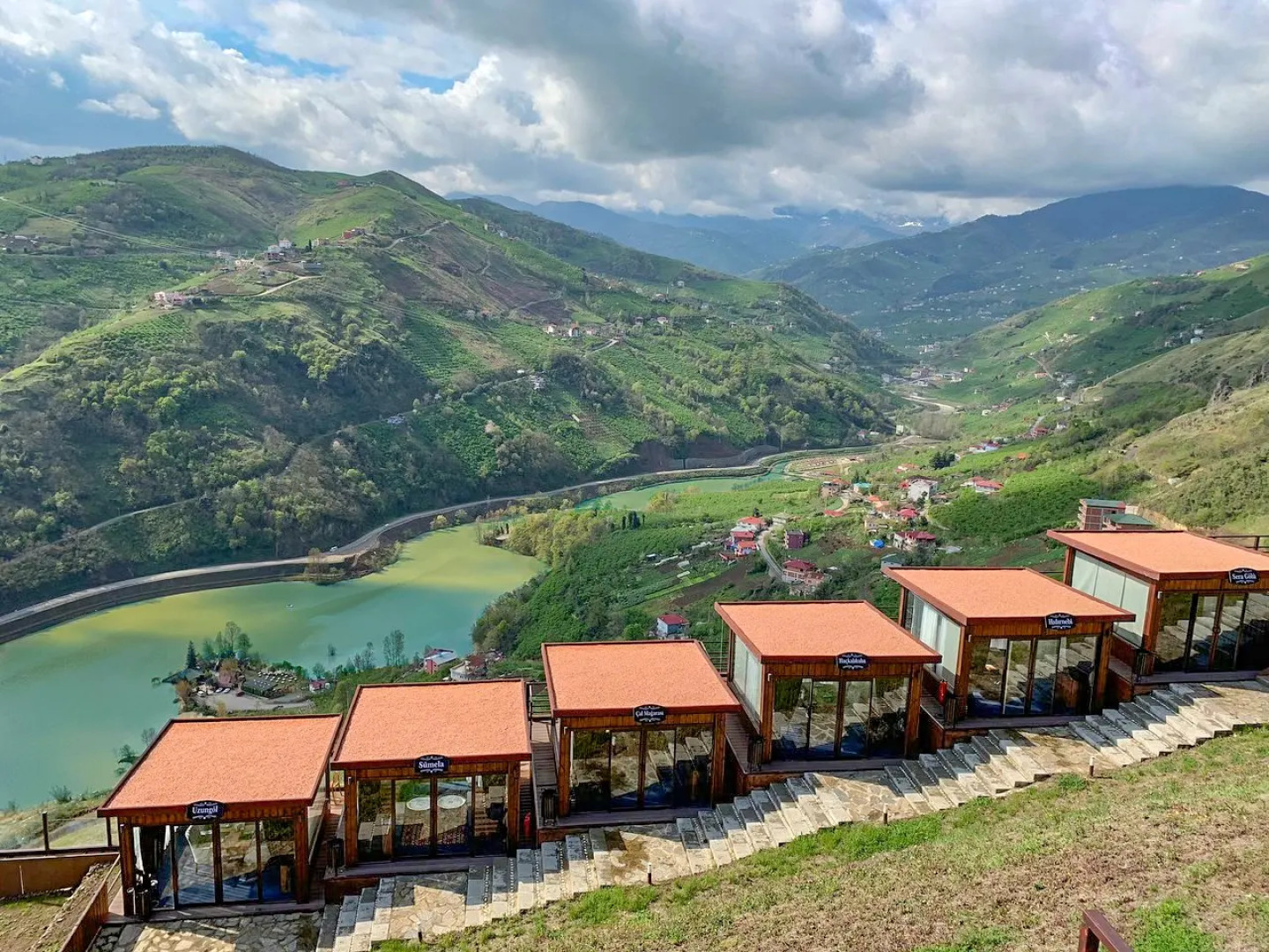 Курортный отель Sera Lake Resort