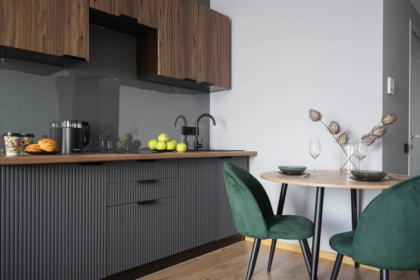 Апартаменты Стильная Студия в Центре Рядом с Метро