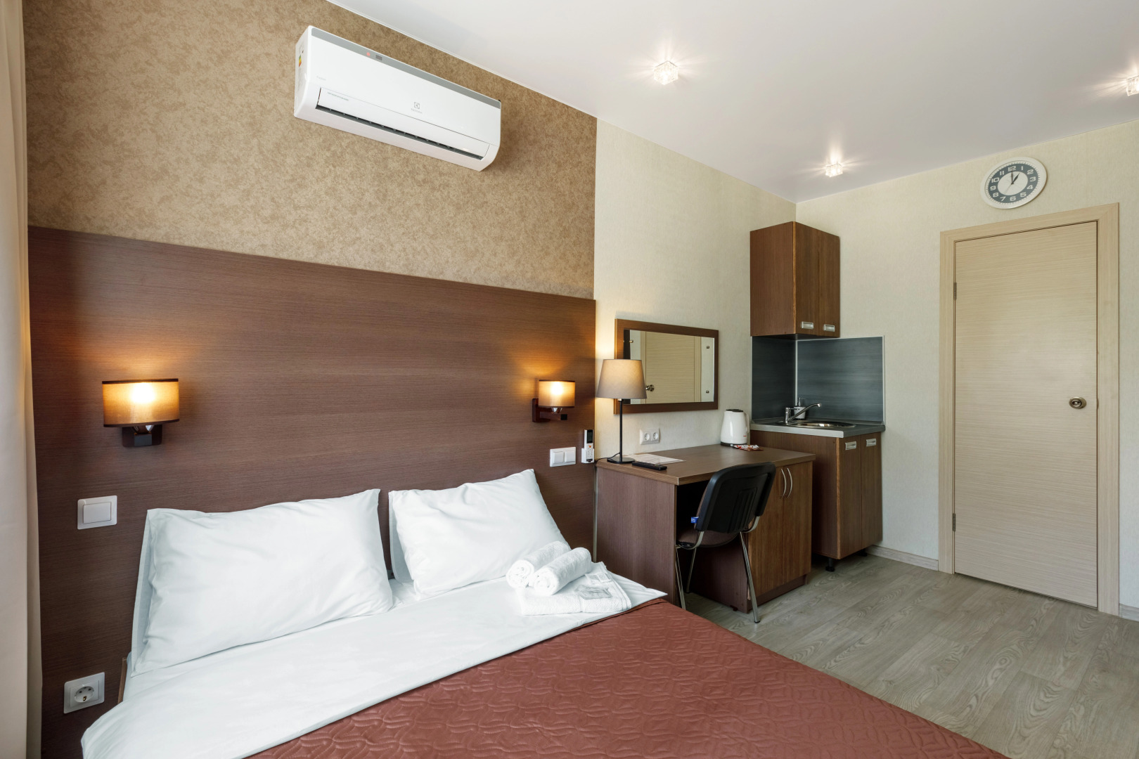 Двухместная улучшенная мини-студия Авион