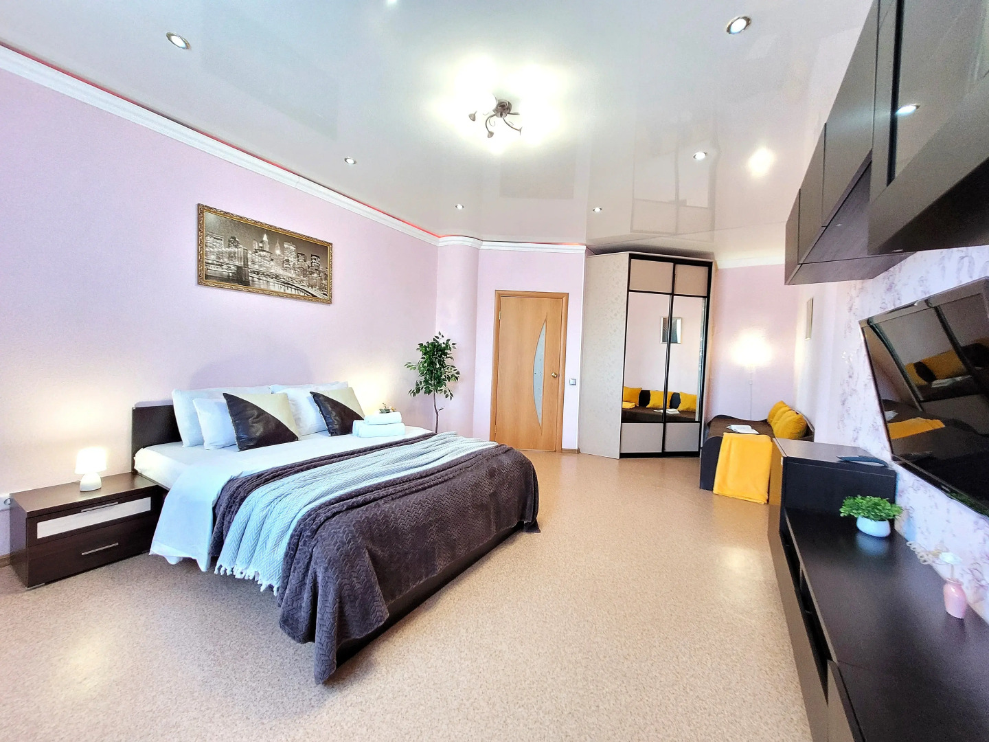 Апартаменты в центре у ТЦ Вояж