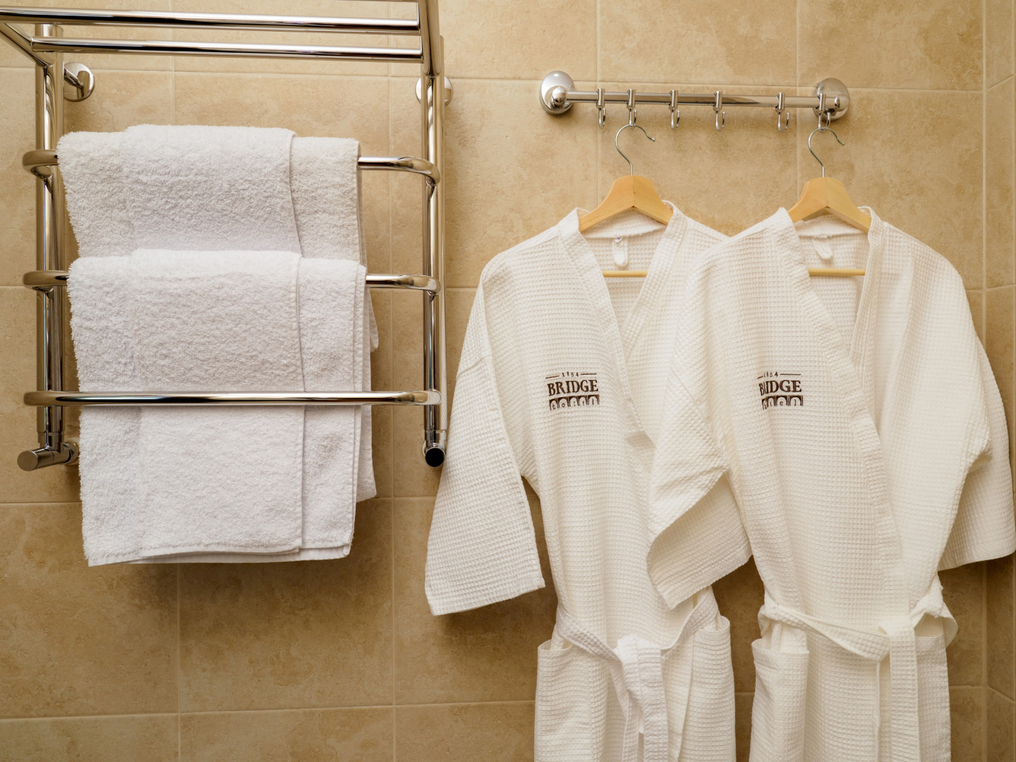 Отель Бридж